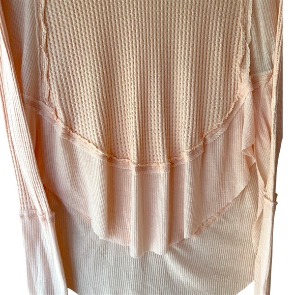 WE THE FREE NWOT WAFFLE KNIT CATALINA THERMAL TOP LONG SLEEVE PEACH | SIZE: XS - Picture 3 of 9